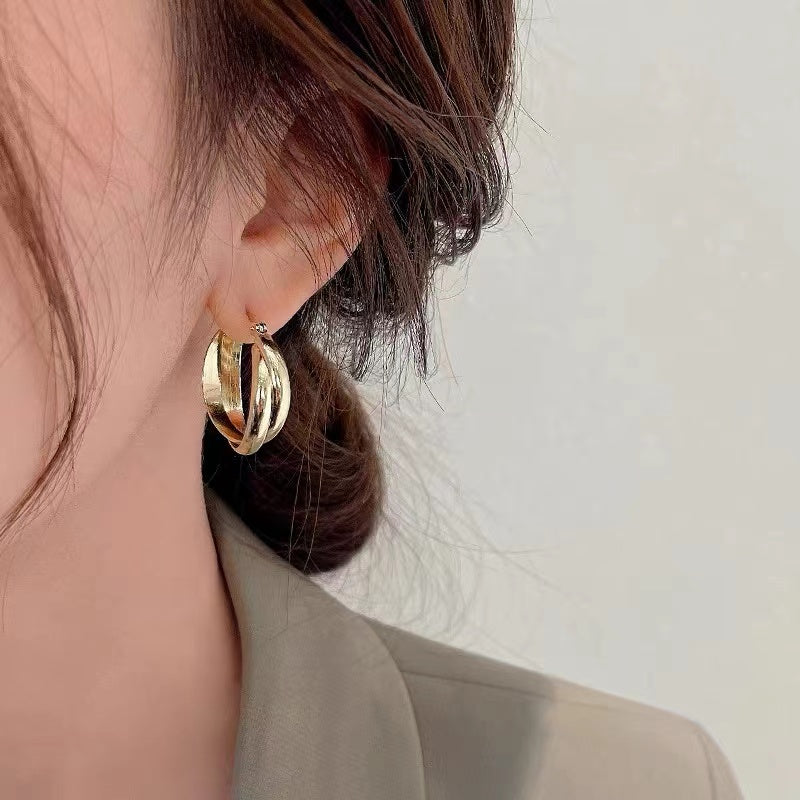 Double Layer Overlap Hoops