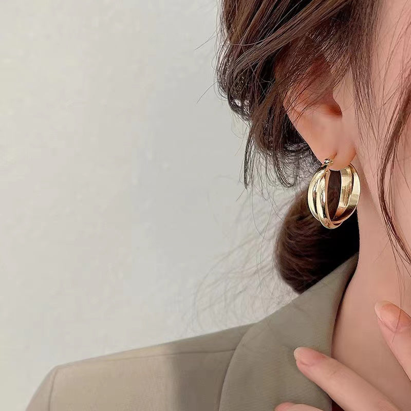 Double Layer Overlap Hoops
