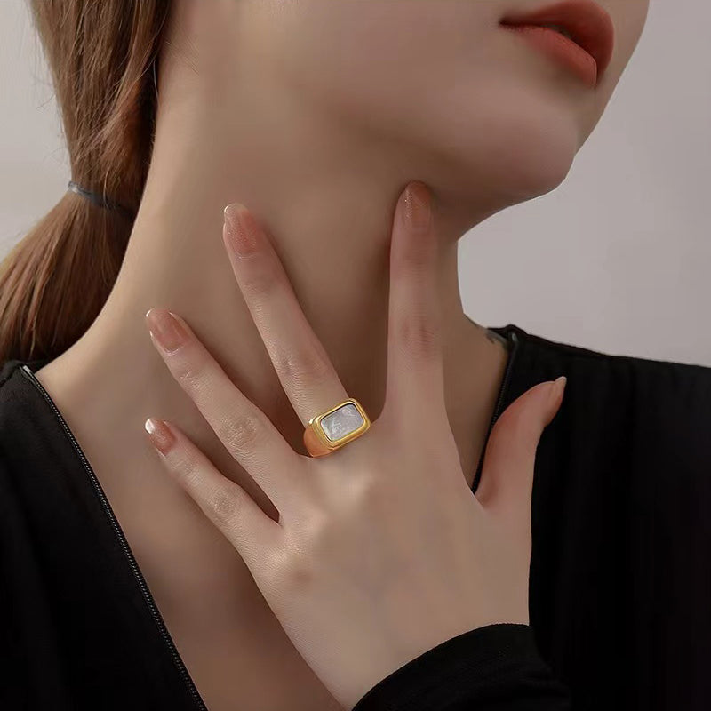 Vintage Style White Seashell Inlaid Ring