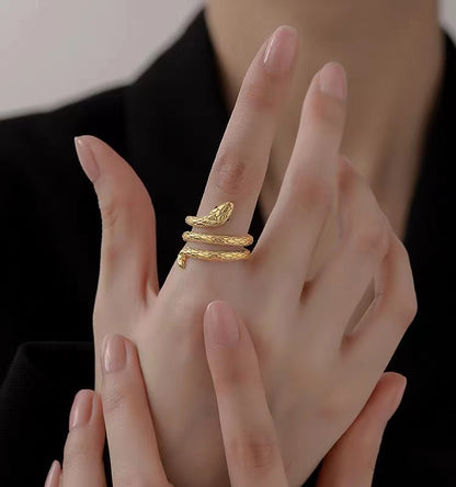 Serpentine Surrounding Ring