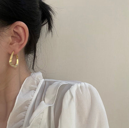 Triangular Shape Spring Hoops