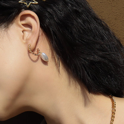 Twisting Texture Hoops With Heart Shape Pearl