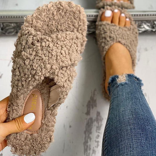 Solid Fluffy Crisscross Design Flat Sandals