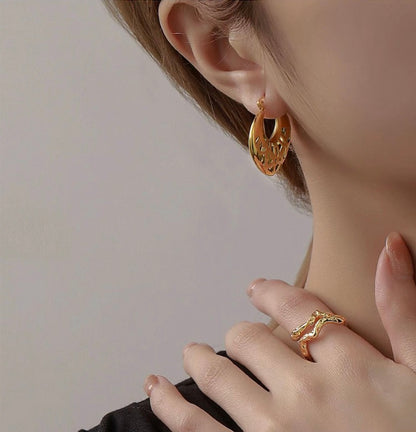 Vintage Style Hollow Heart Shape Hoops