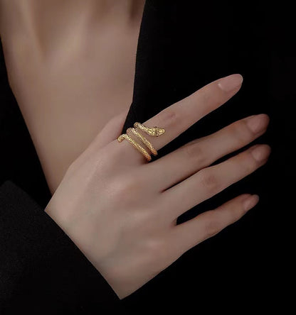 Serpentine Surrounding Ring